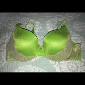 Victoria’s Secret bra 36C